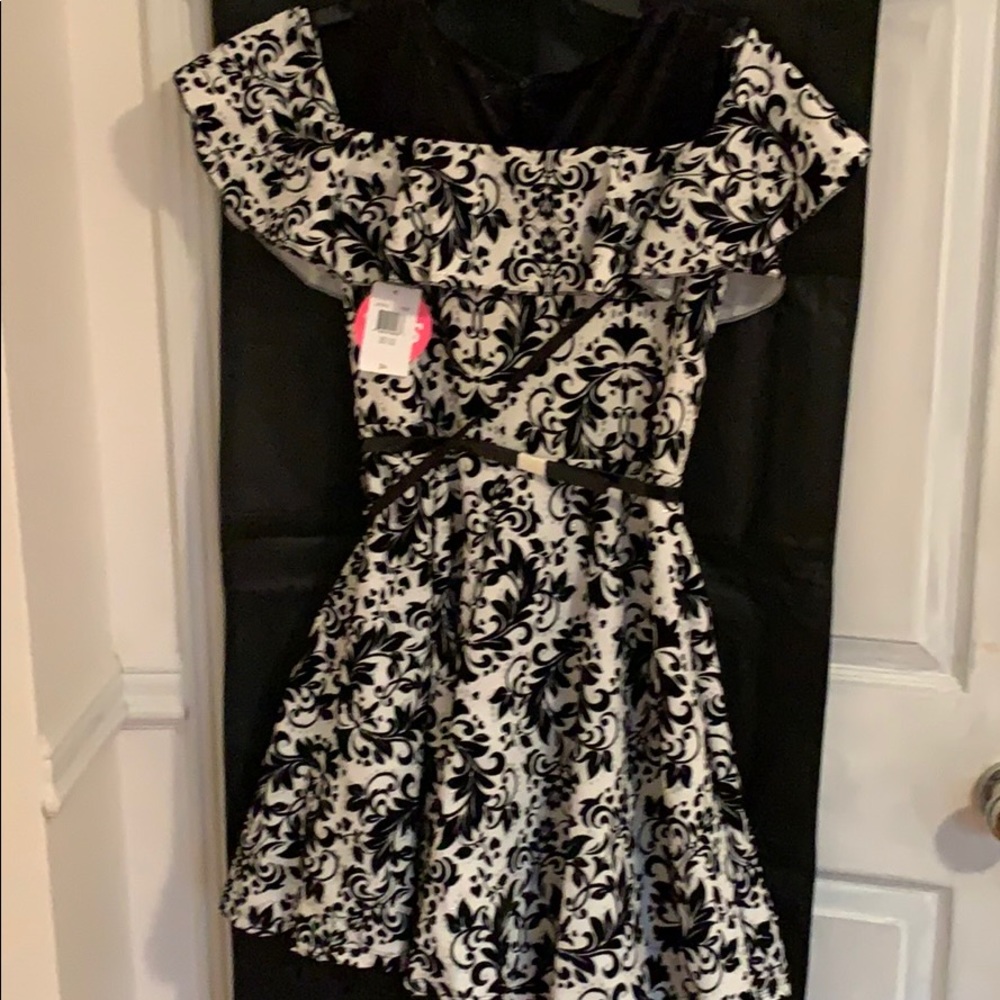 NWT. Knit works dress with accessories - Picture 2 of 5